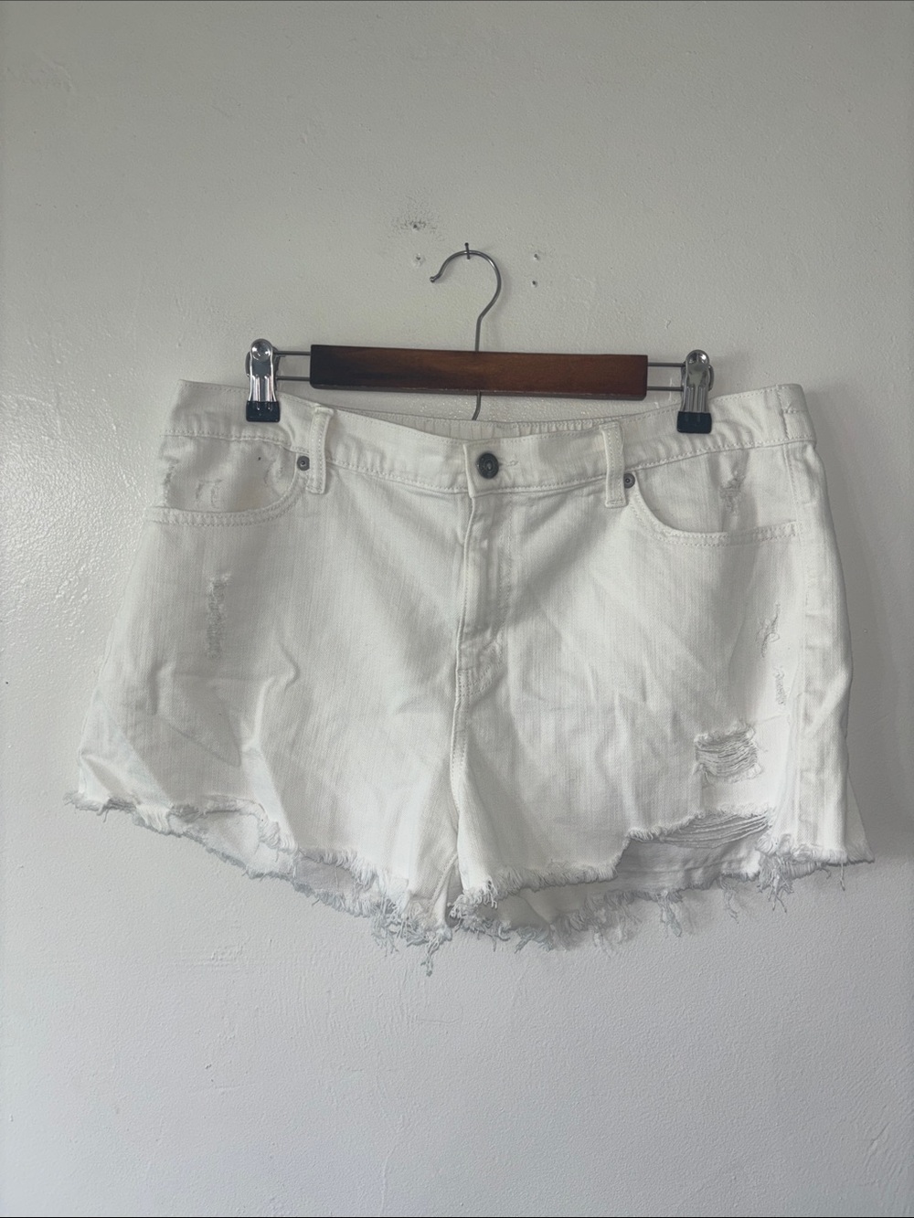 Aerie White Pull-On Denim Jean Shorts Distressing Size Large